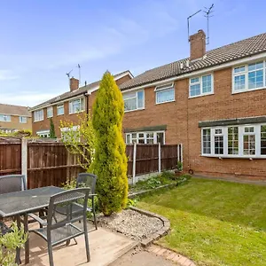 https://bright-spacious-with-garden-parking.hotelsin-nottingham.com