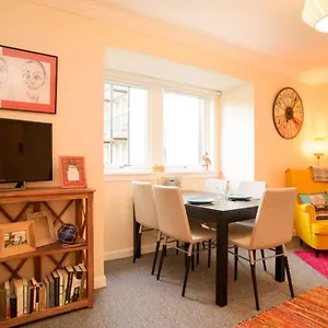 Altido Lovely For 4 With Free Parking Apartment